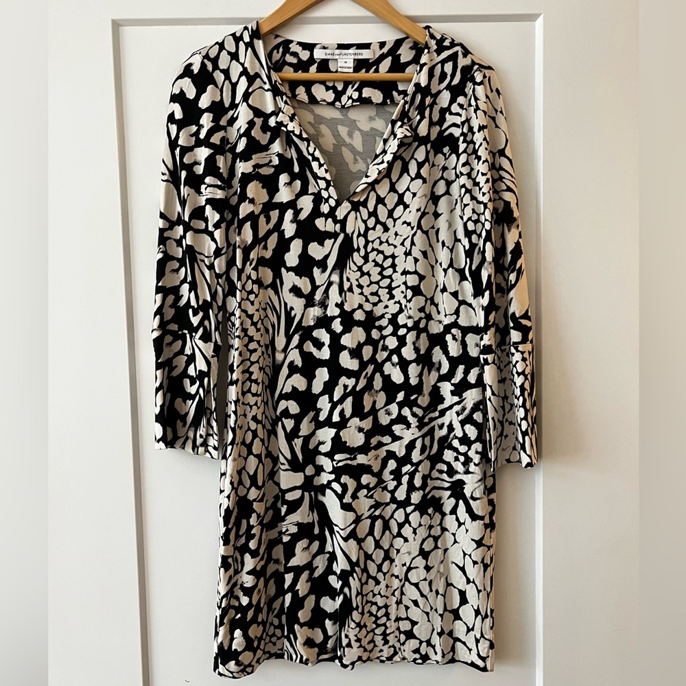 Diane von Fürstenberg 100% silk dress in size 10